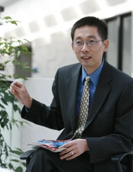 施一公结构生物学家，中国科学院院士